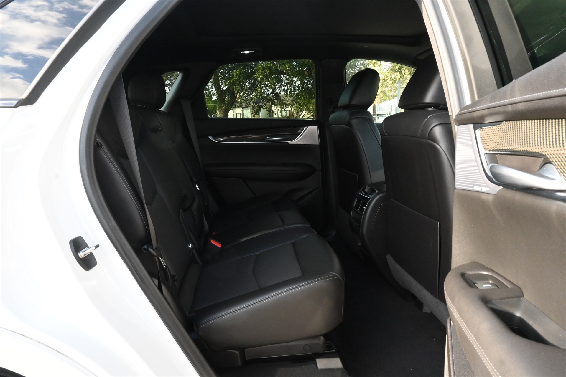 2022 Cadillac XT5 Sport White at Classic Elite Chevrolet Hwy 6