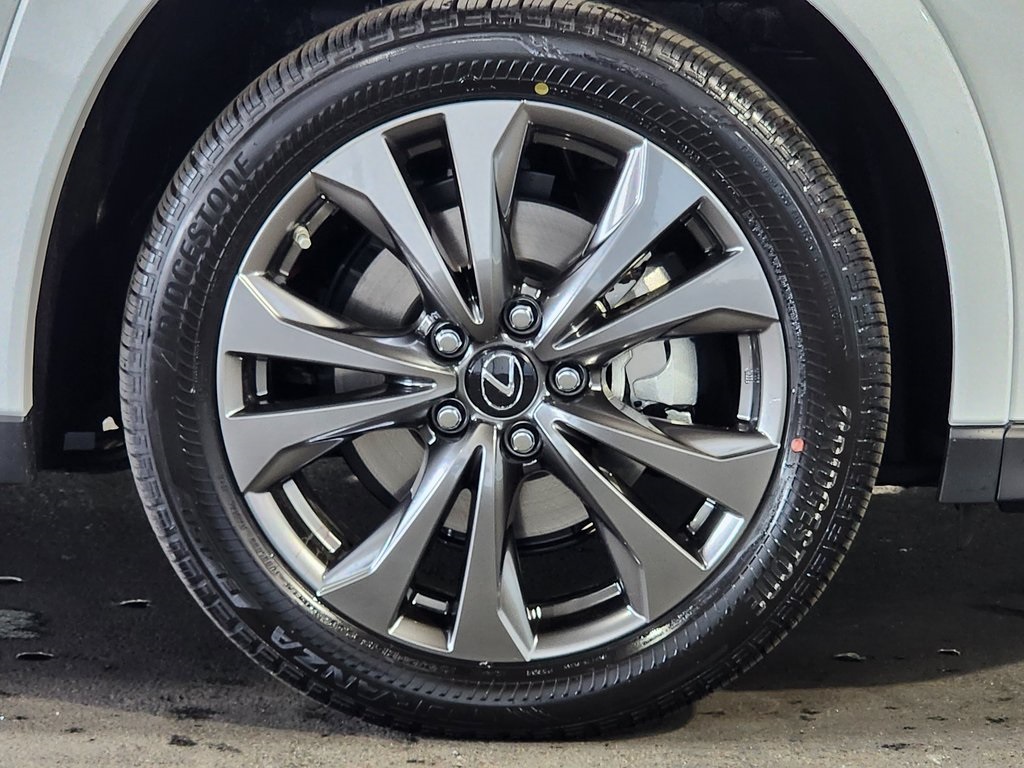 Thumbnail: 2025 Lexus UX - 4