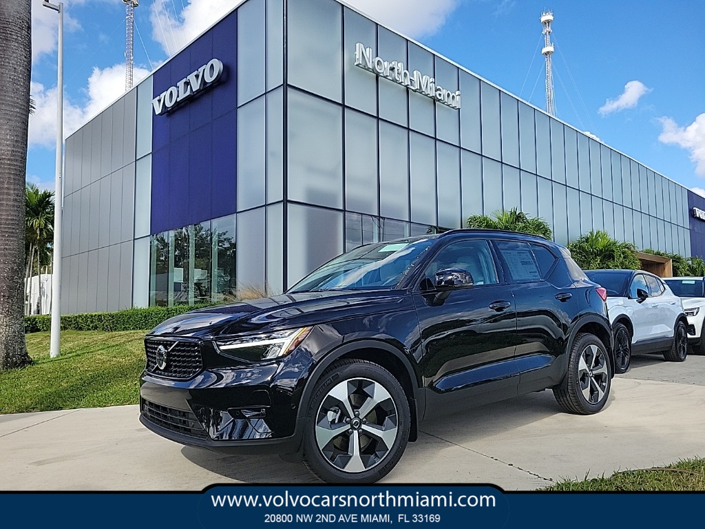 2026 Volvo XC40 Plus's photo