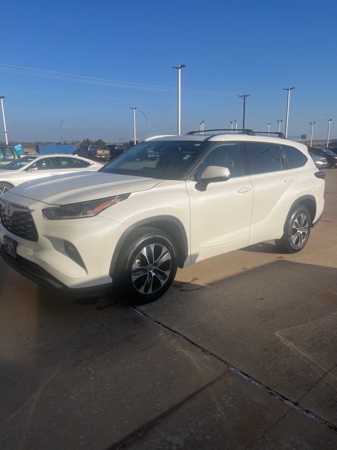 2021 Toyota Highlander XLE FWD