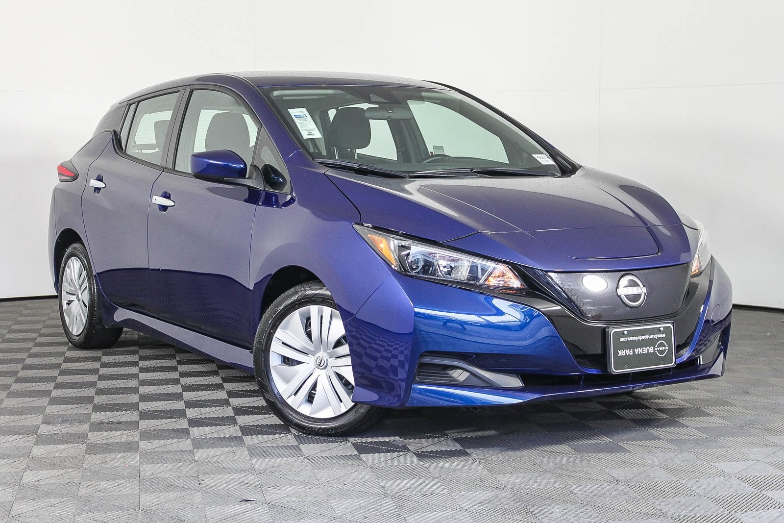 2025 Nissan LEAF S FWD