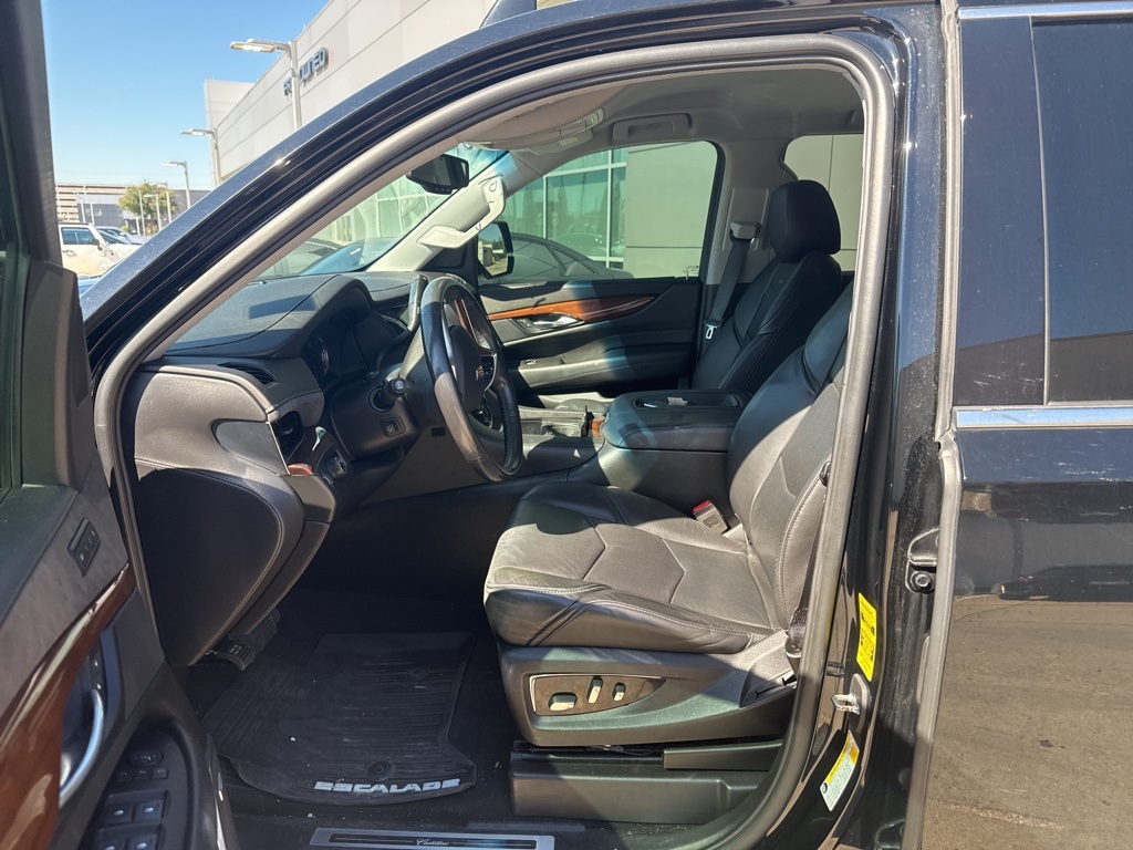 2018 Cadillac Escalade Base Black at Ultimate Motorsports