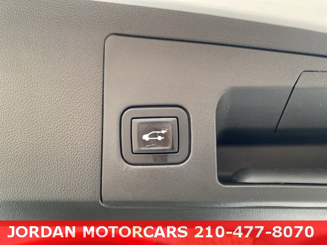 Used Car 2018 Cadillac Xt5  Platinum For Sale Under $25,000 In San Antonio, Texas