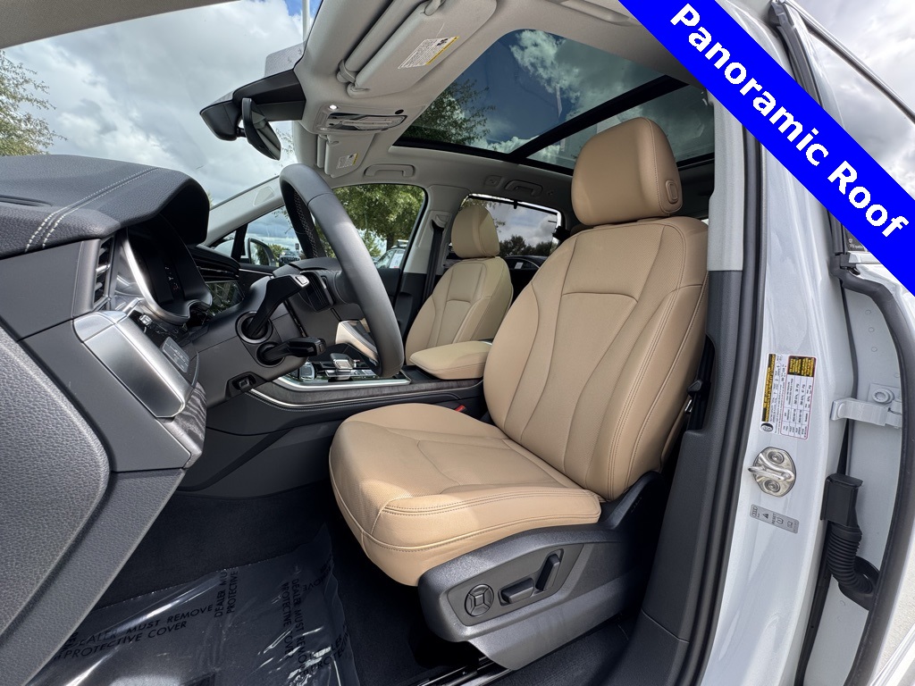 2025 Audi Q7 55 Premium Plus photo 3