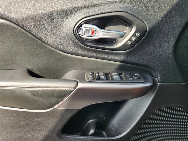 2021 Jeep Cherokee Limited photo 19