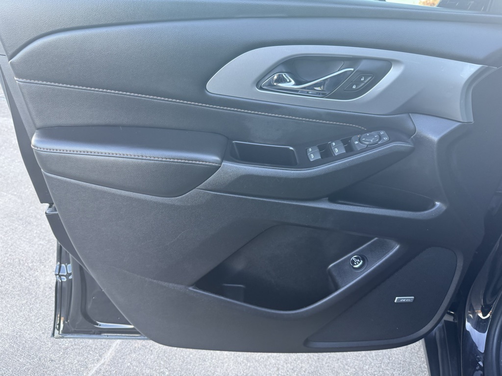 2020 Chevrolet Traverse 3LT Black at Bravo Nissan