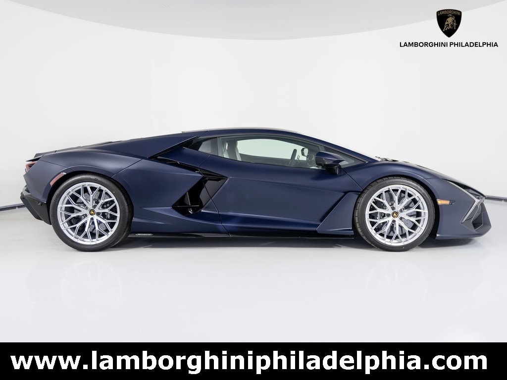 2025 Lamborghini Revuelto photo 4