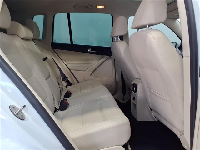 2017 Volkswagen Tiguan 2.0T Wolfsburg Edition - 4