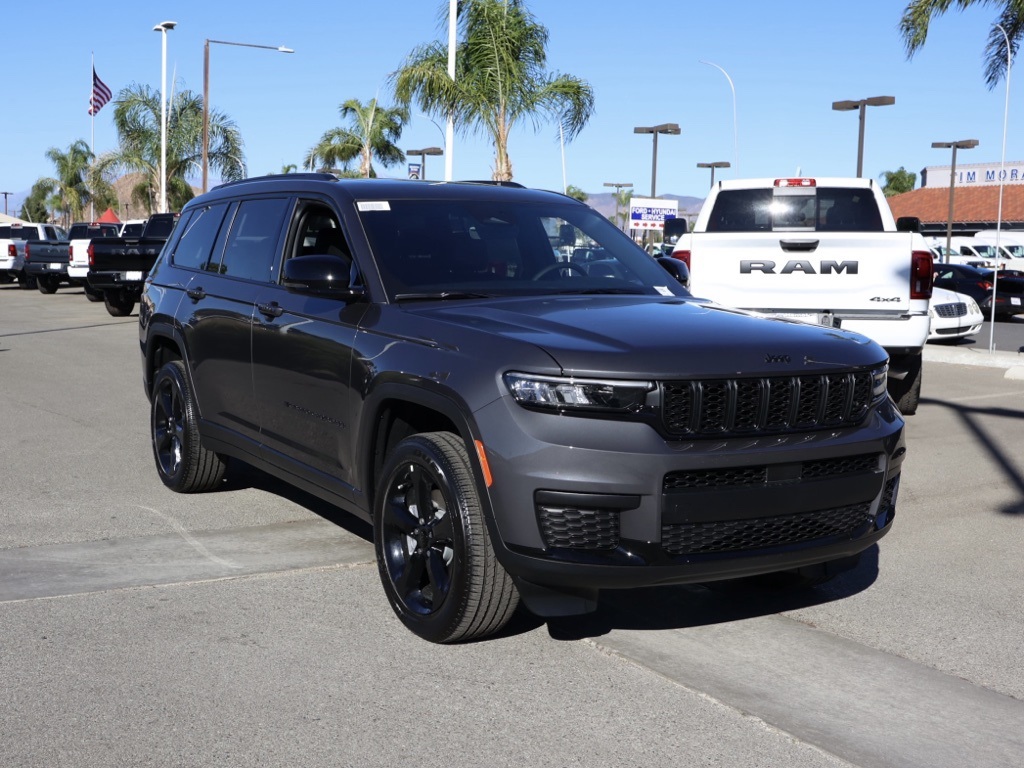 2025 Jeep Grand Cherokee L Altitude's photo
