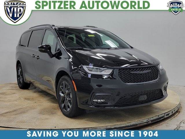 2026 Chrysler Pacifica Limited AWD