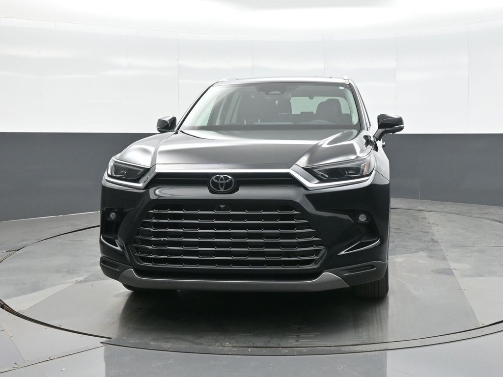 Certified 2025 Toyota Grand Highlander Platinum with VIN 5TDAAAB52SS104005 for sale in Kansas City