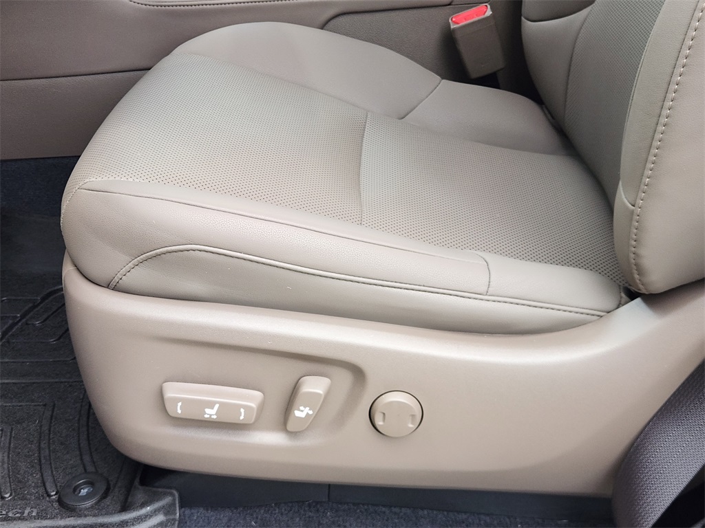 2023 Lexus GX 460 Silver at River Oaks CDJR