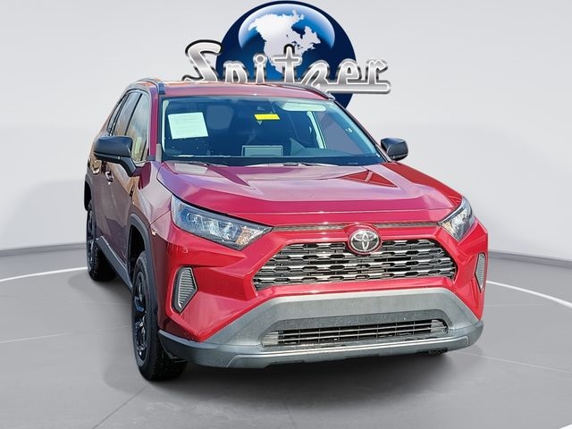 2020 Toyota RAV4 LE FWD