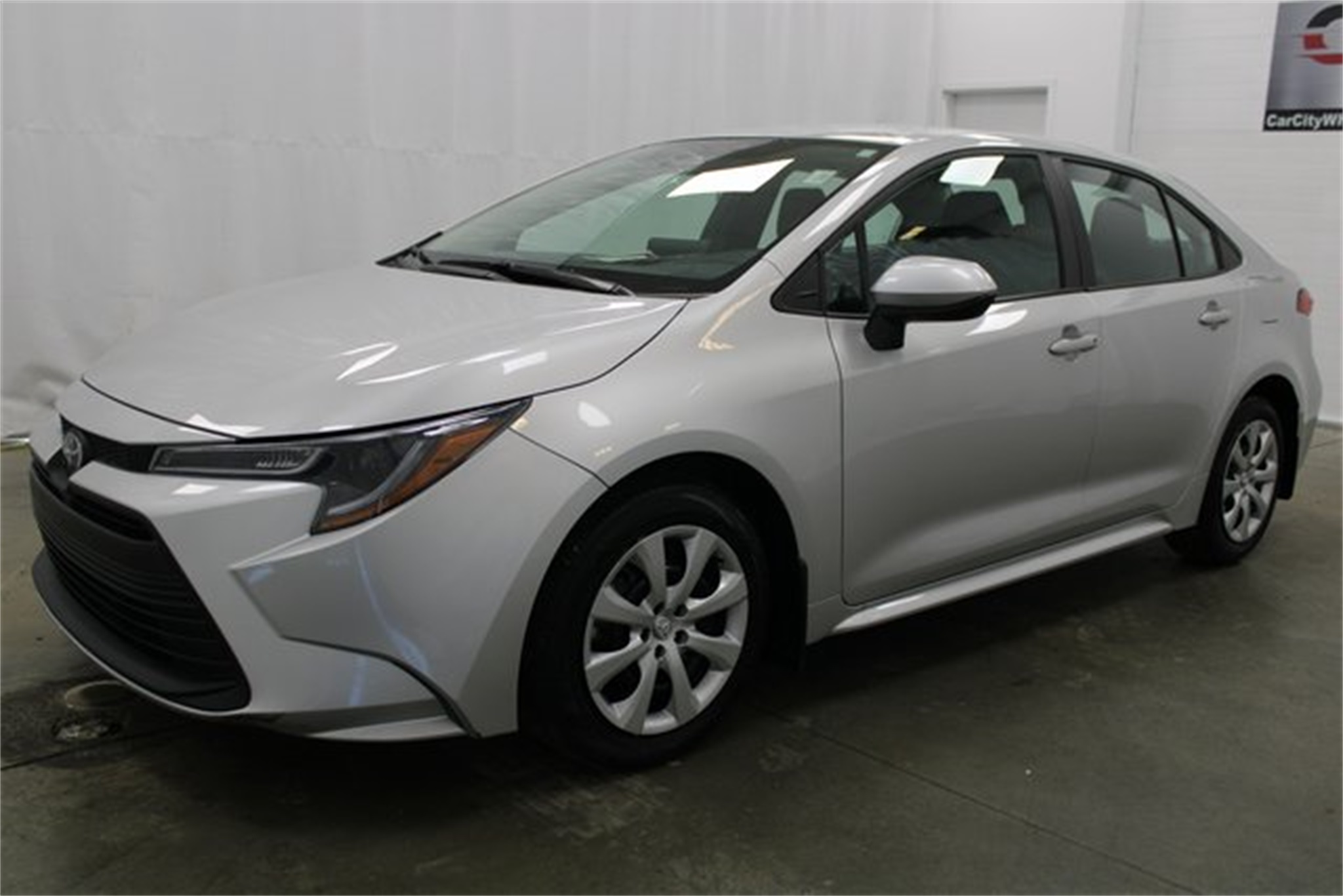 2025 Toyota Corolla LE FWD