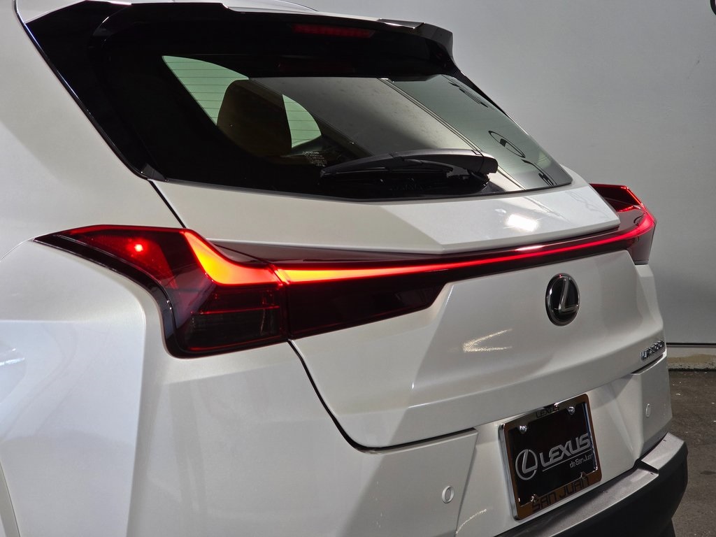 Thumbnail: 2025 Lexus UX - 10
