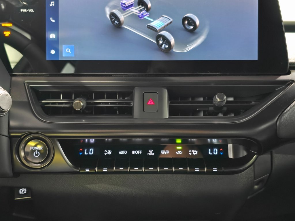 Thumbnail: 2025 Lexus UX - 23