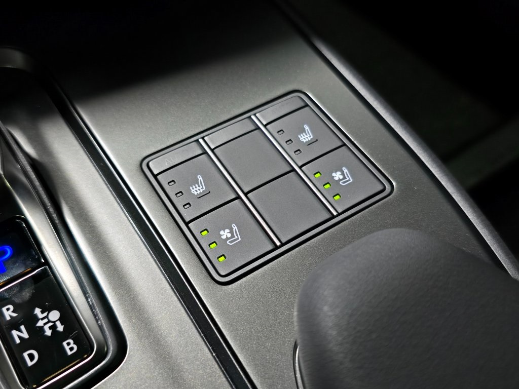 Thumbnail: 2025 Lexus UX - 26