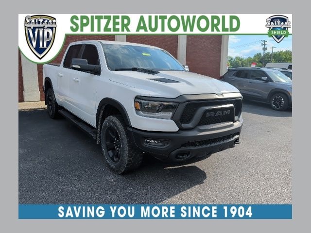 Bright White Clearcoat 2022 RAM 1500 Pickup Truck Four-Wheel Drive 8-Speed Automatic