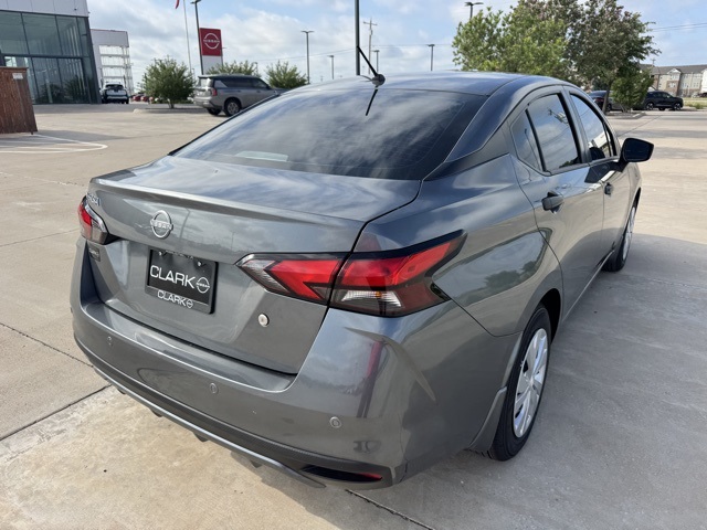 2025 Nissan Versa 1.6 S photo 3
