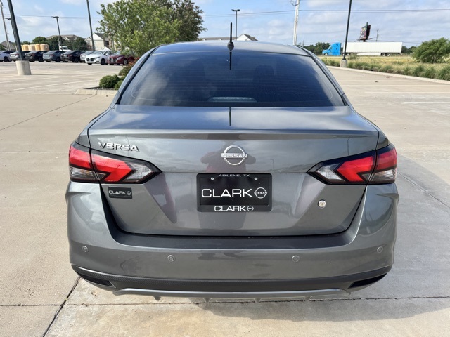2025 Nissan Versa 1.6 S photo 4