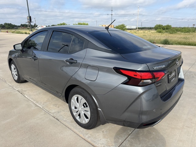 2025 Nissan Versa 1.6 S photo 5