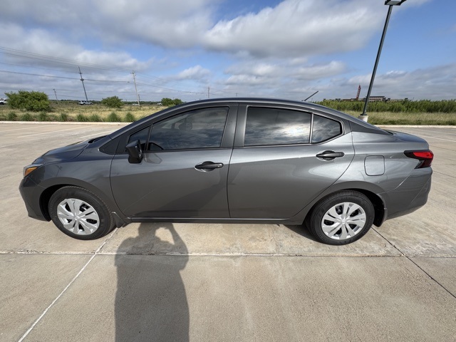 2025 Nissan Versa 1.6 S photo 6