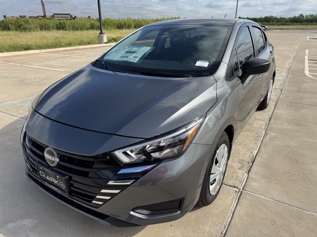 2025 Nissan Versa 1.6 S photo 7
