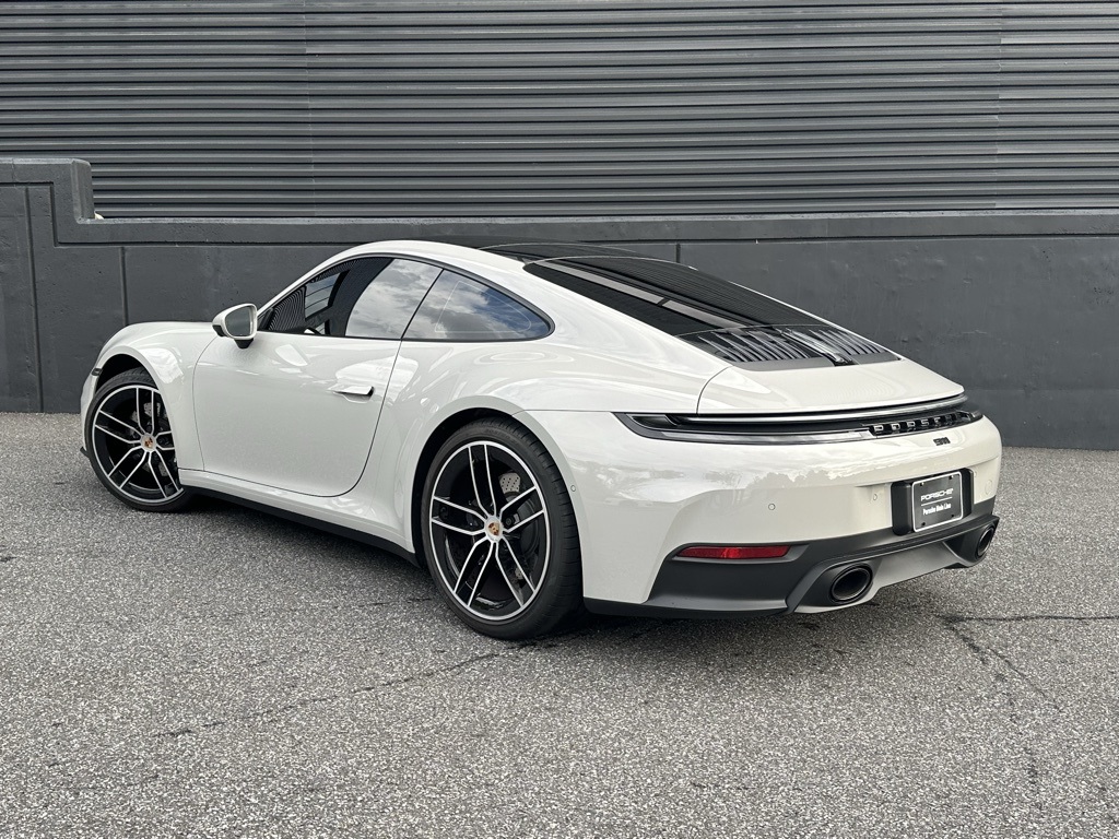 2025 Porsche 911 photo 3