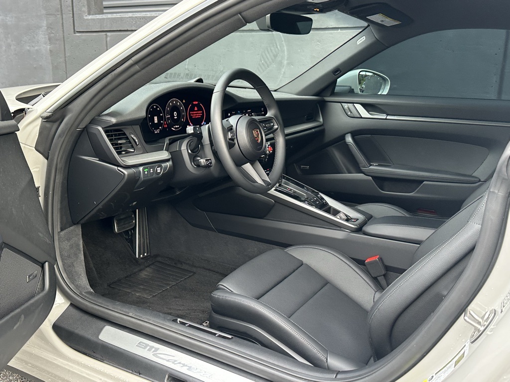 2025 Porsche 911 photo 4