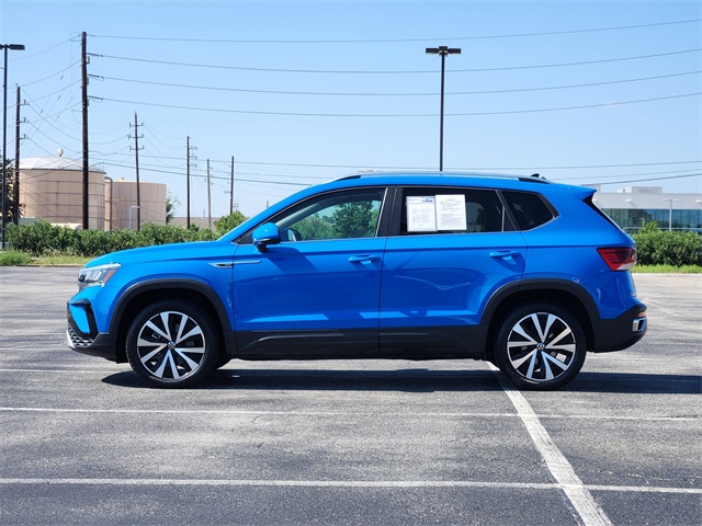 2023 Volkswagen Taos SE photo 4