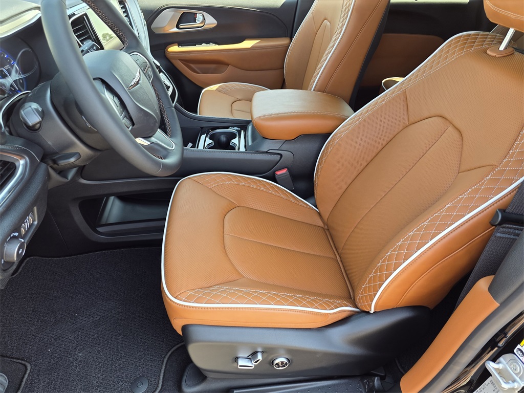 2026 Chrysler Pacifica Pinnacle Black at Martin Chrysler Dodge Jeep Ram