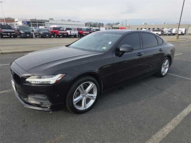2018 Volvo S90 T5 Momentum AWD