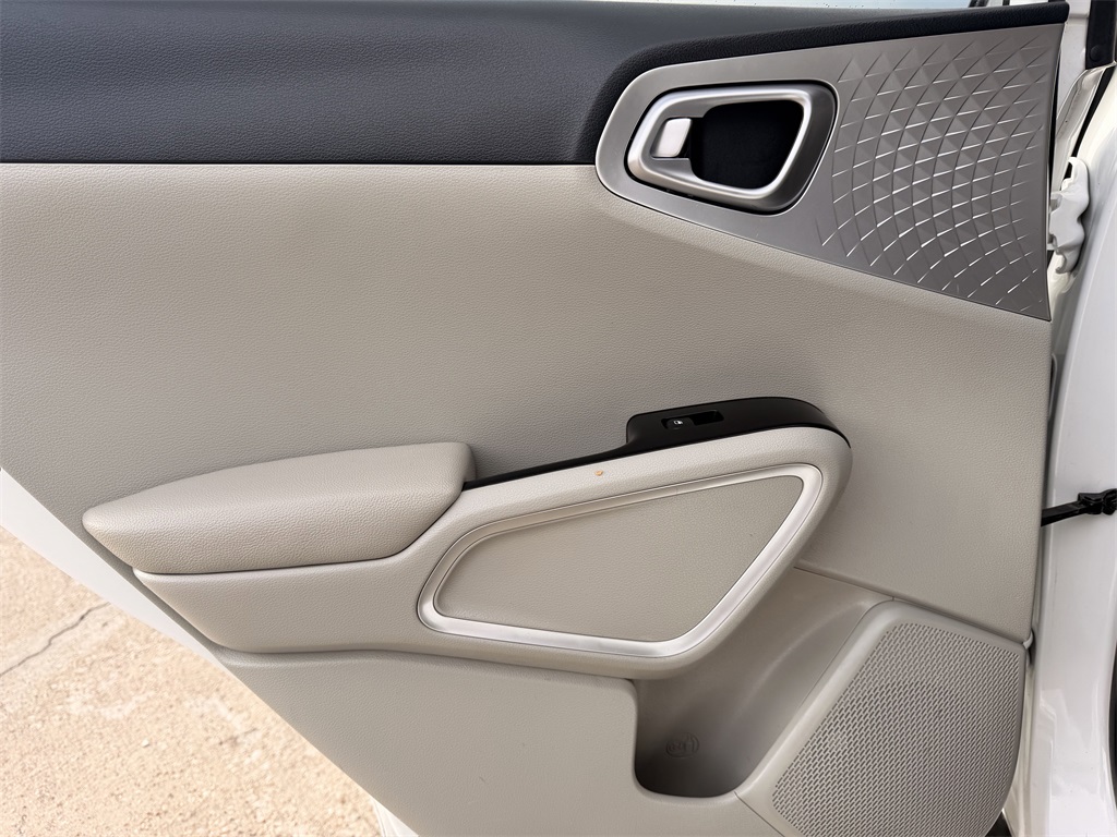 2022 Kia Soul LX White at Superior Kia