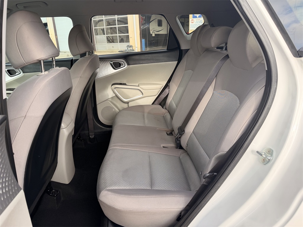 2022 Kia Soul LX White at Superior Kia