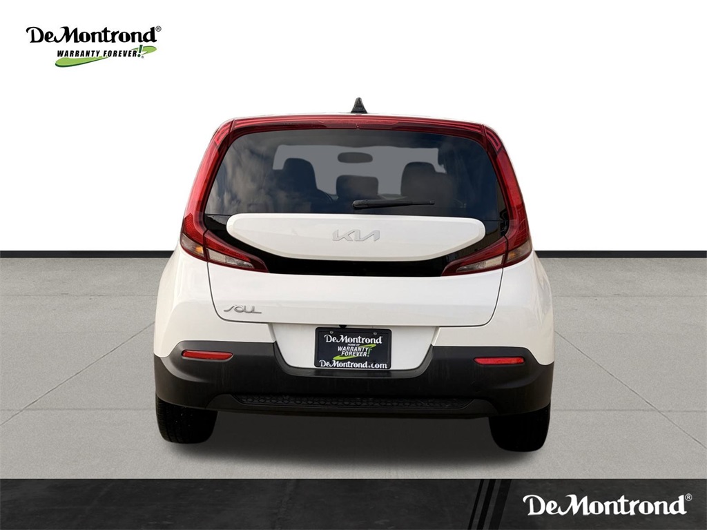 2022 Kia Soul LX White at Superior Kia