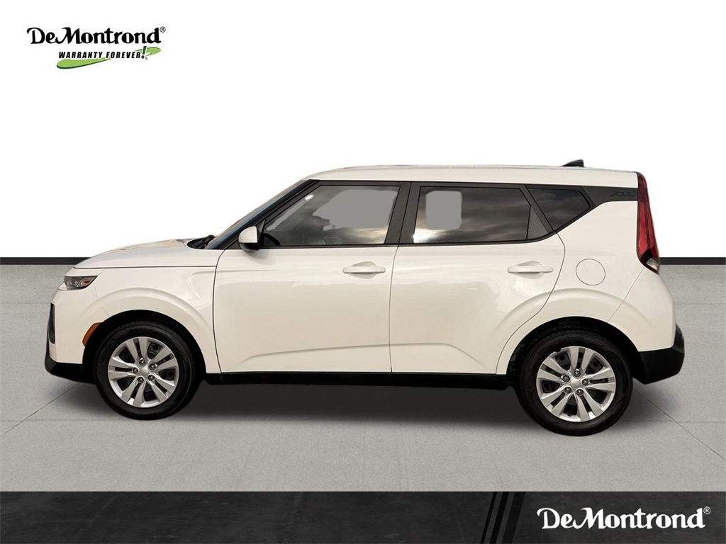 2022 Kia Soul LX White at Superior Kia