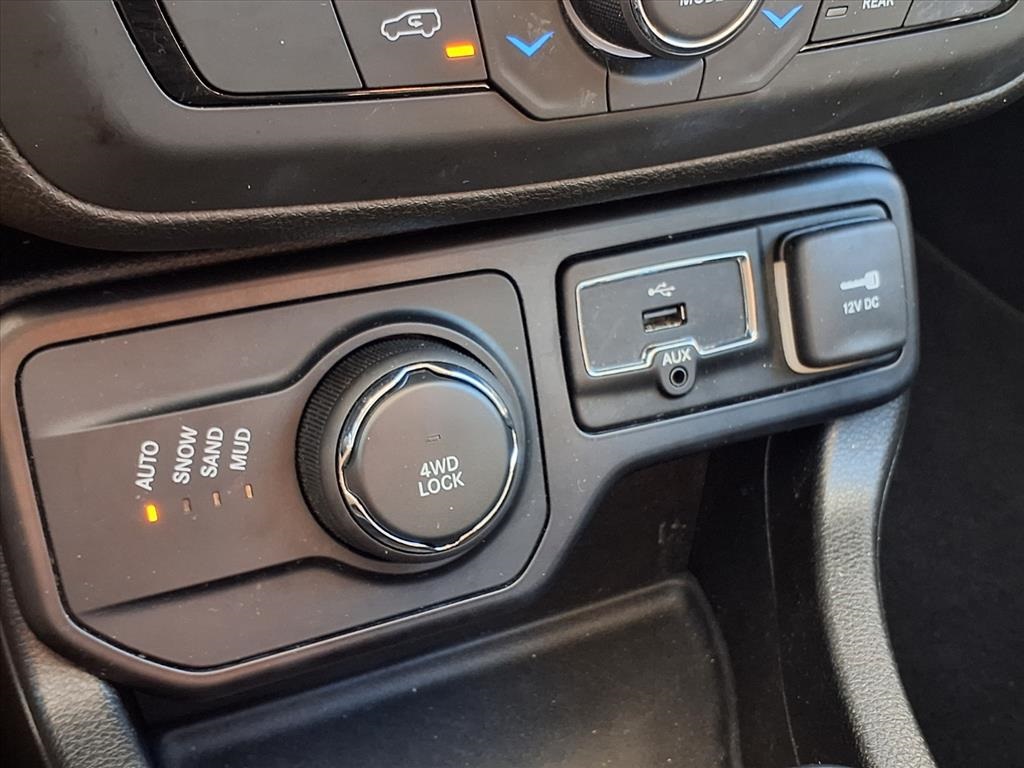 2018 Jeep Renegade Latitude Silver at DeMontrond Auto Country