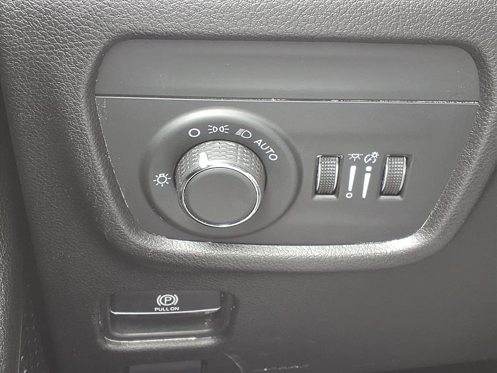 2024 Jeep Grand Cherokee L Altitude Silver at Don McGill Toyota