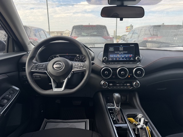 2025 Nissan Sentra SR photo 3