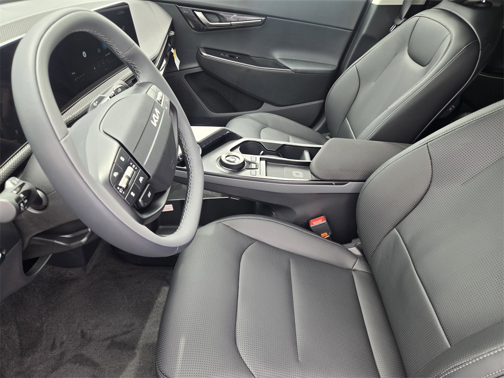 2025 Kia EV6 Wind - 8