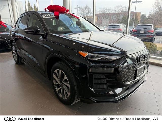 2025 Audi Q6 e-tron quattro Premium