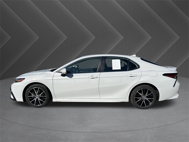 2024 Toyota Camry SE - 1