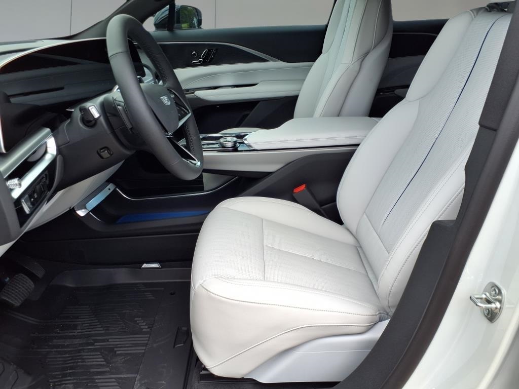 2025 Cadillac LYRIQ Luxury White at Ultimate Motorsports