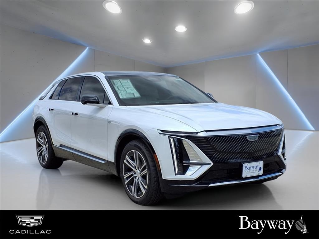 2025 Cadillac LYRIQ Luxury White at Ultimate Motorsports