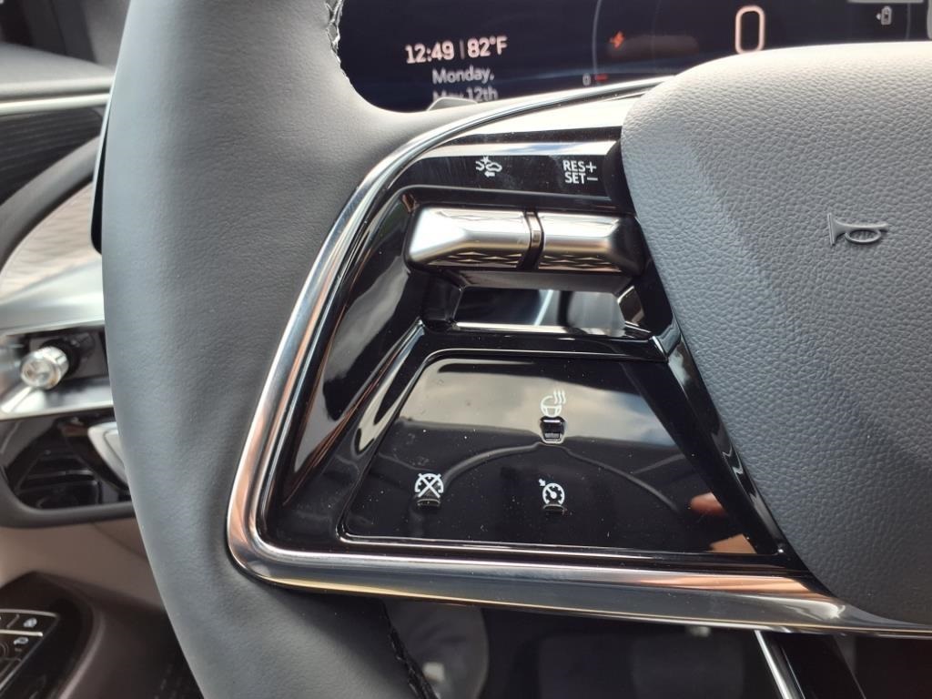 2025 Cadillac LYRIQ Luxury White at Ultimate Motorsports