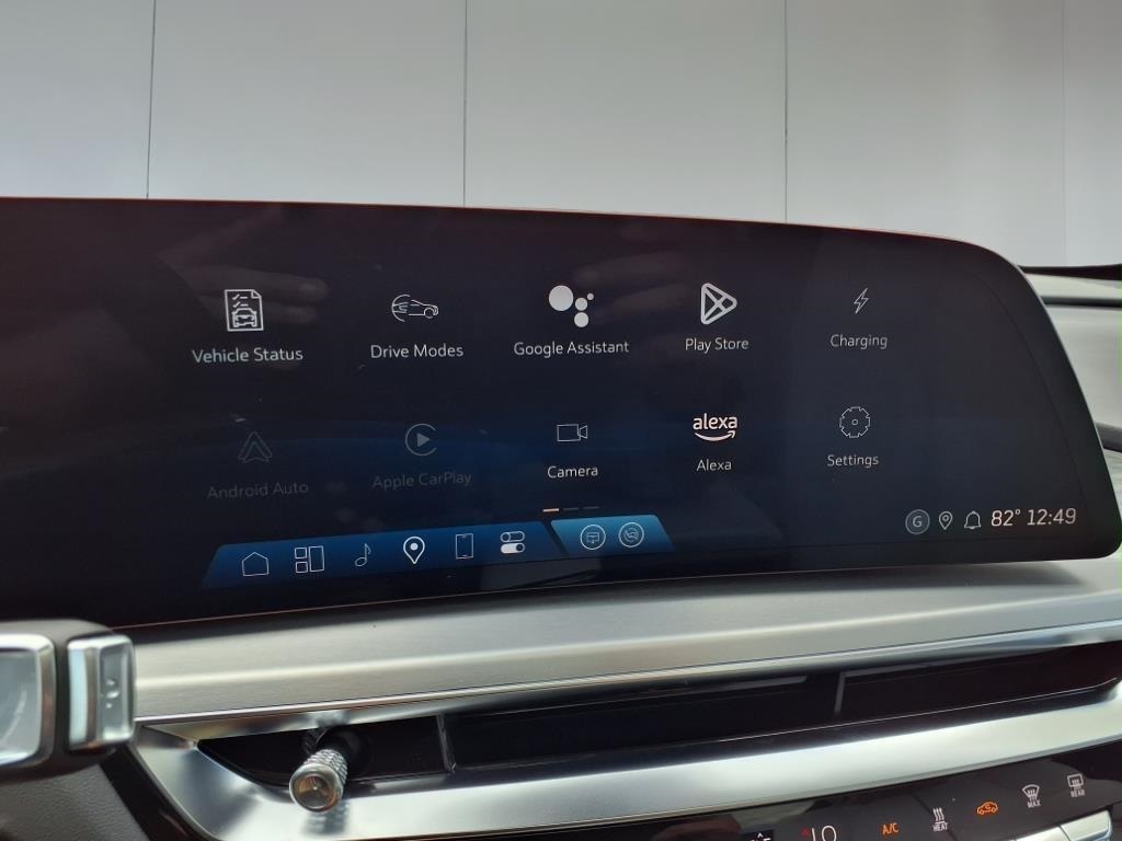 2025 Cadillac LYRIQ Luxury White at Ultimate Motorsports