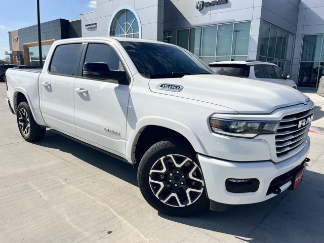 2026 RAM 1500 Laramie Crew Cab 4WD