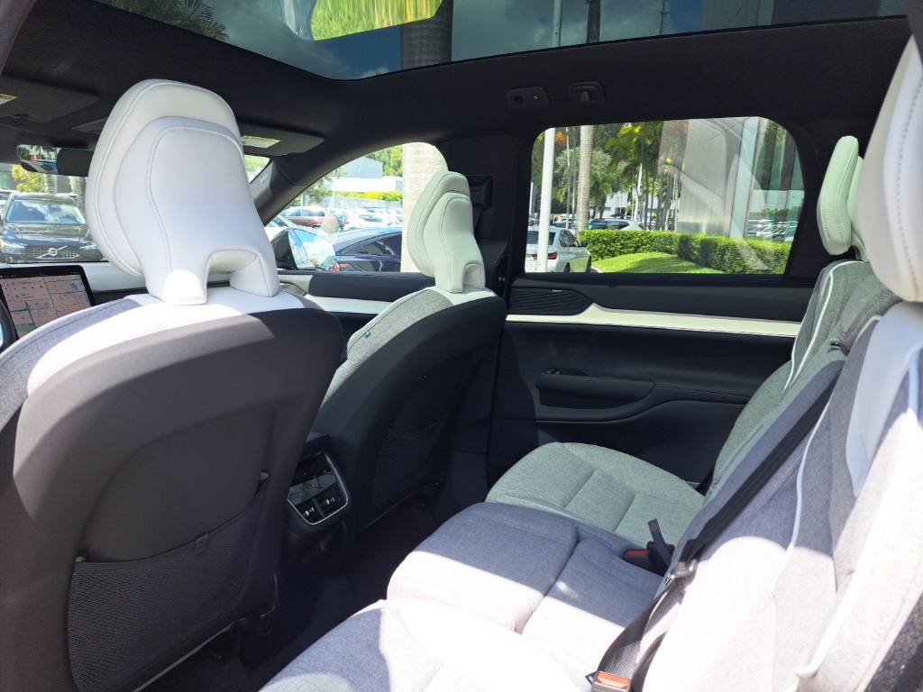 2025 Volvo EX90 Twin Motor Ultra photo 5