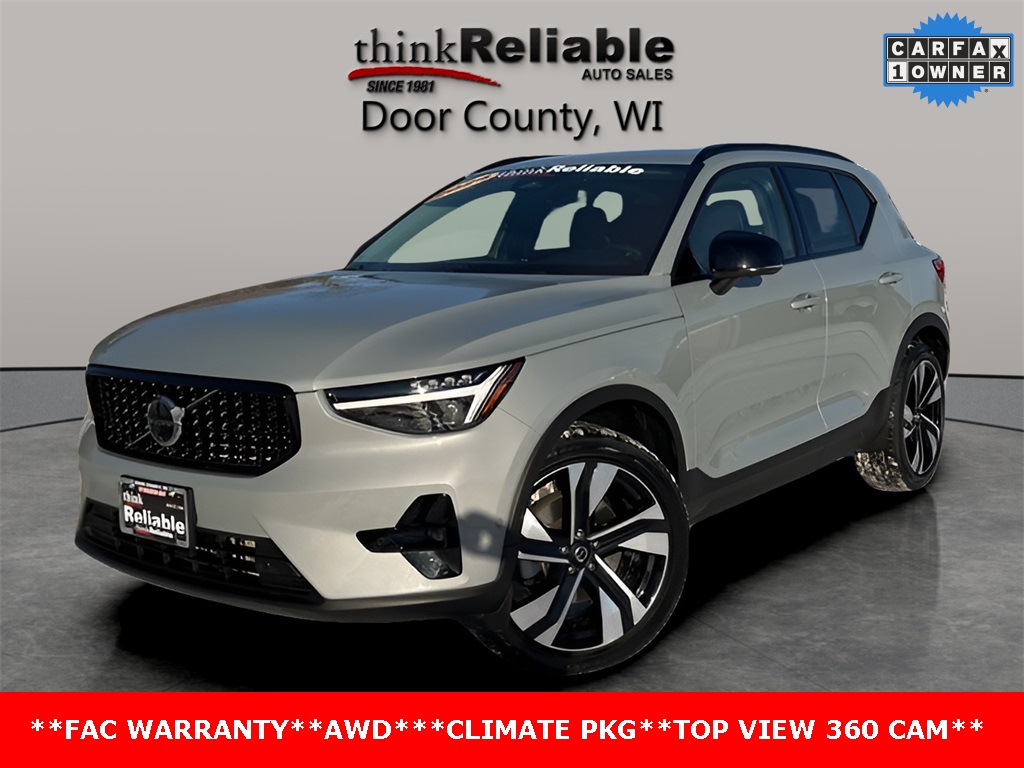 2024 Volvo XC40 B5 Ultimate Dark Theme AWD