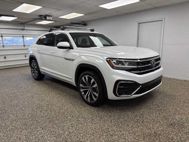 2023 Volkswagen Atlas Cross Sport V6 SEL Premium R-Line photo 2